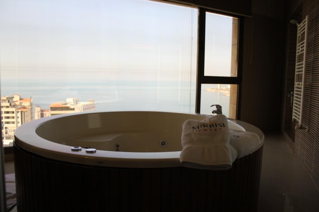 Sunrise Hotel Jounieh Esterno foto